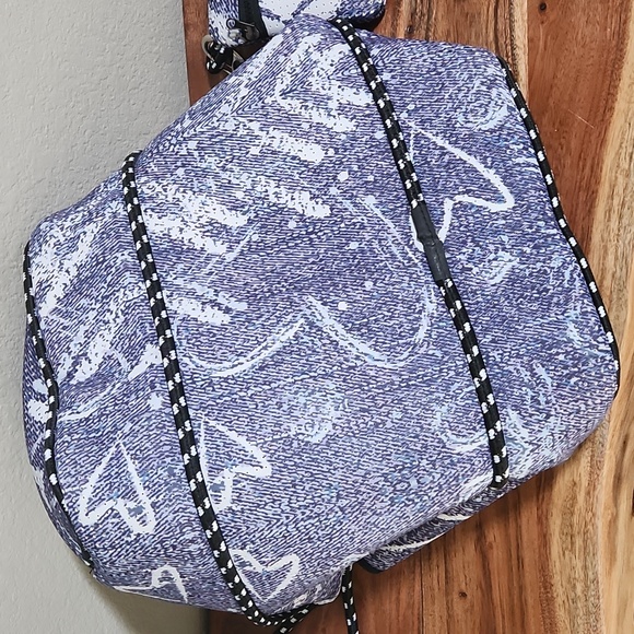 Pop Ups Brand Luxe Perforated Neoprene Tote Bag - NWOT - Picture 9 of 9